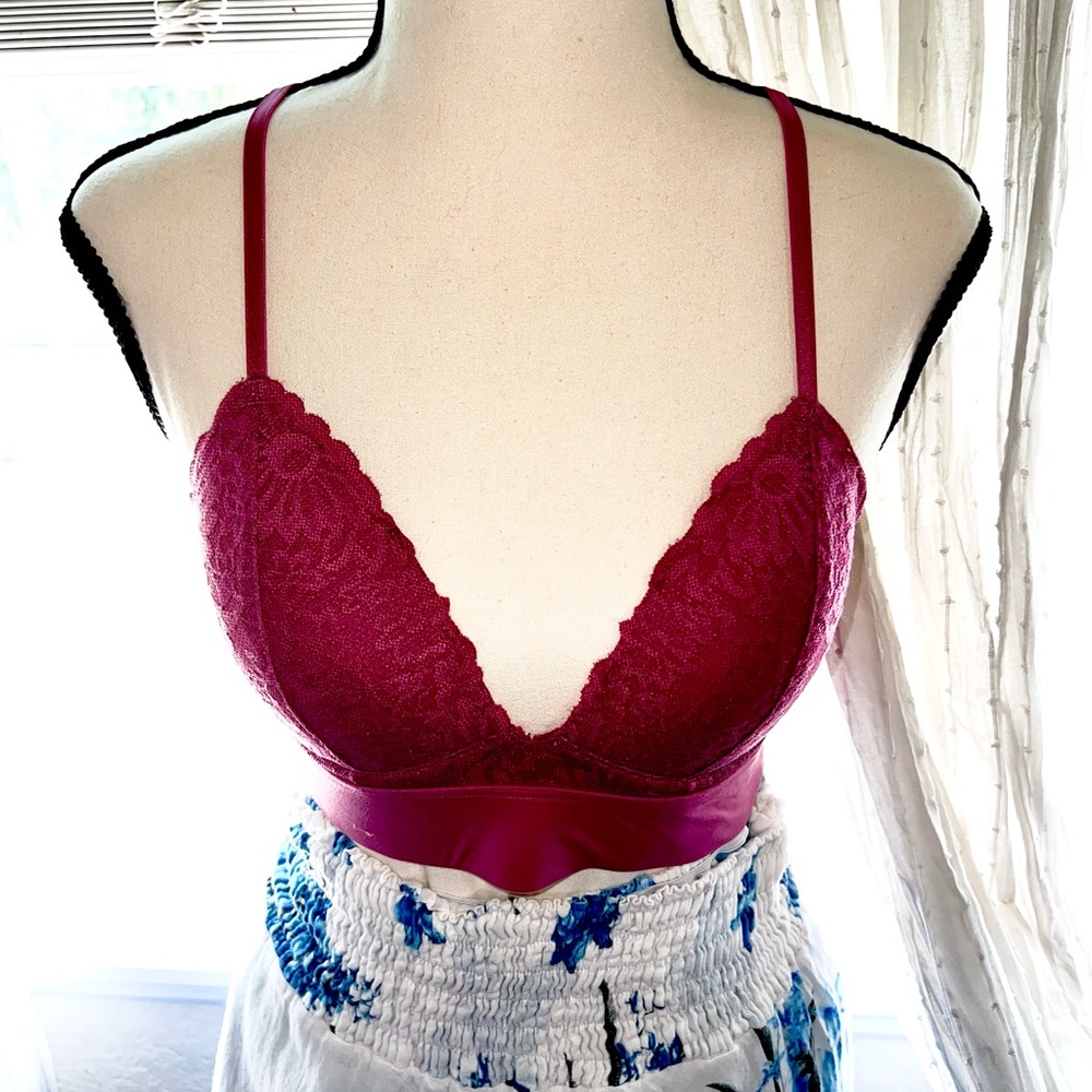 Get Summer festival ready with this PINK VS triangle bralette.
